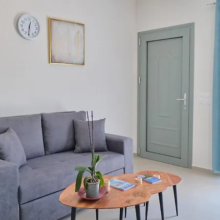 Daire Kythira Echoes - Lithari Karavás