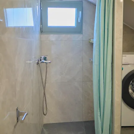 Daire Kythira Echoes - Lithari Karavás